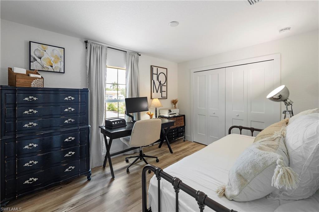 COUNTRY CLUB HOMES - Residential