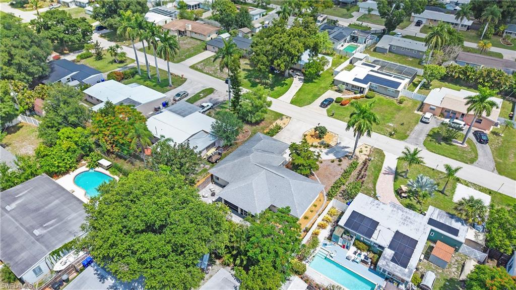 COUNTRY CLUB HOMES - Residential