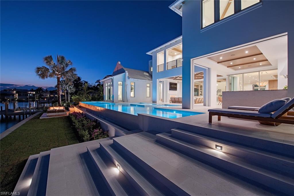 MOORINGS - Residential
