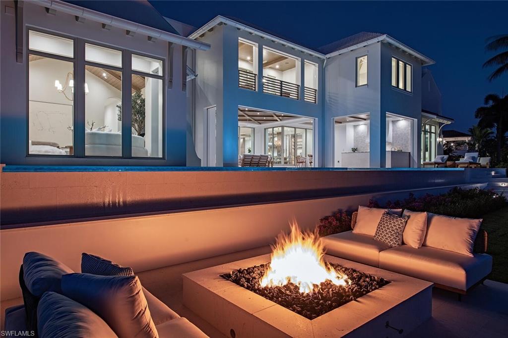 MOORINGS - Residential