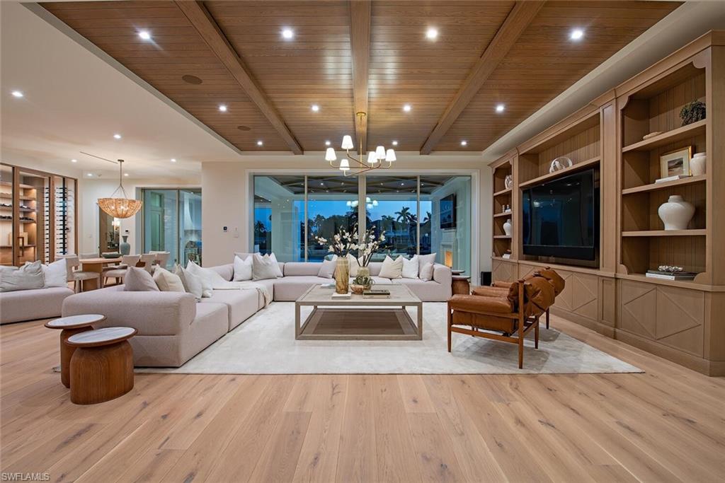 MOORINGS - Residential