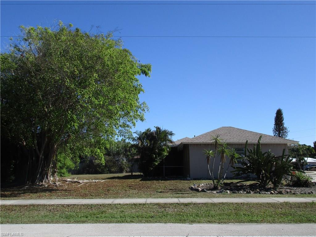 MARCO BEACH - Residential