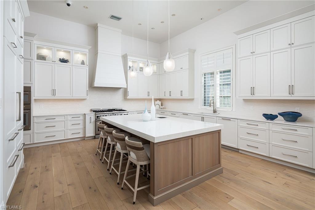 ESCADA AT TIBURON - Residential