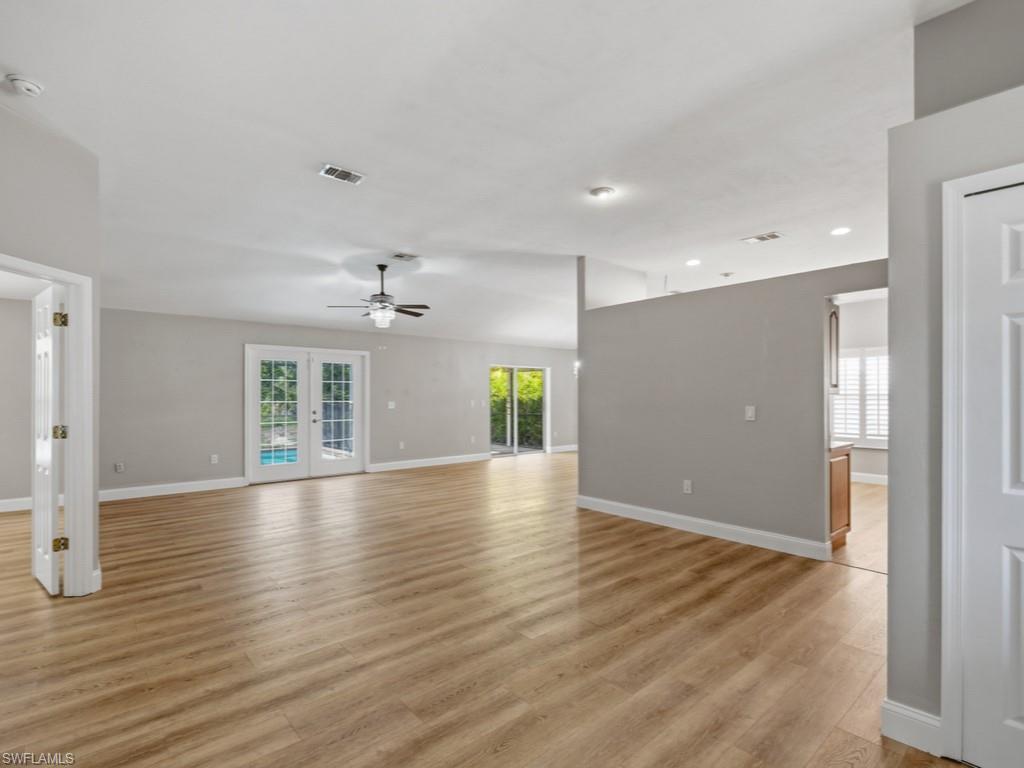 QUEENS PARK AT LAGO VERDE - Residential
