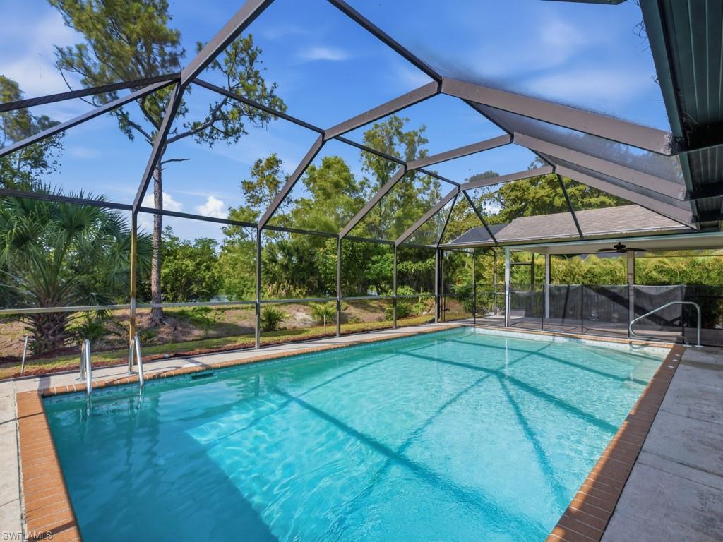 QUEENS PARK AT LAGO VERDE - Residential