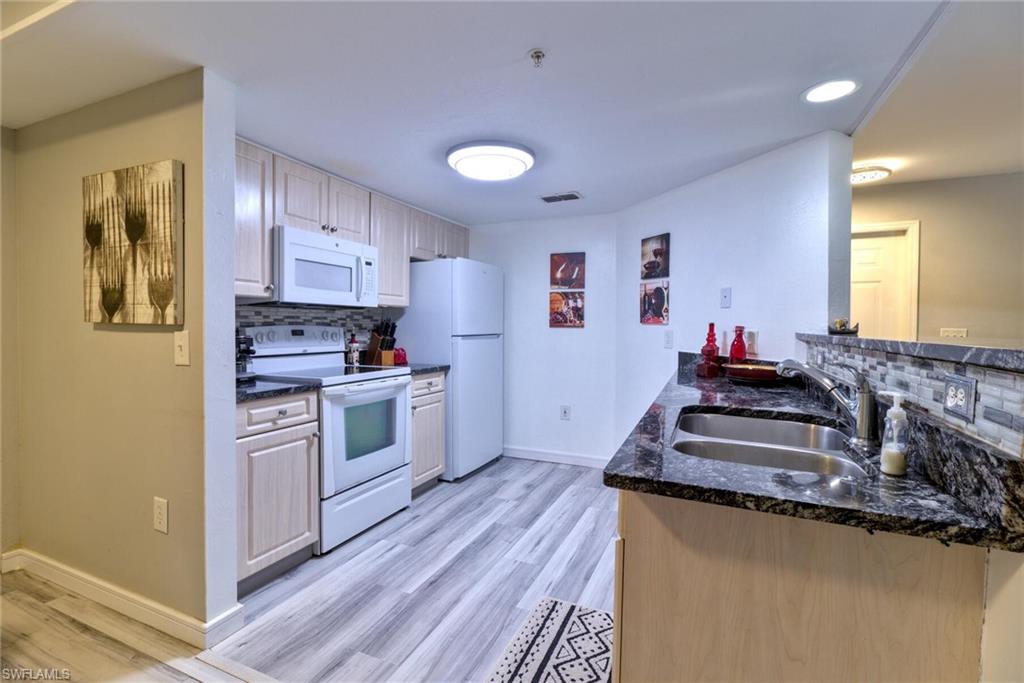 FOUR MILE COVE - Residential Lease