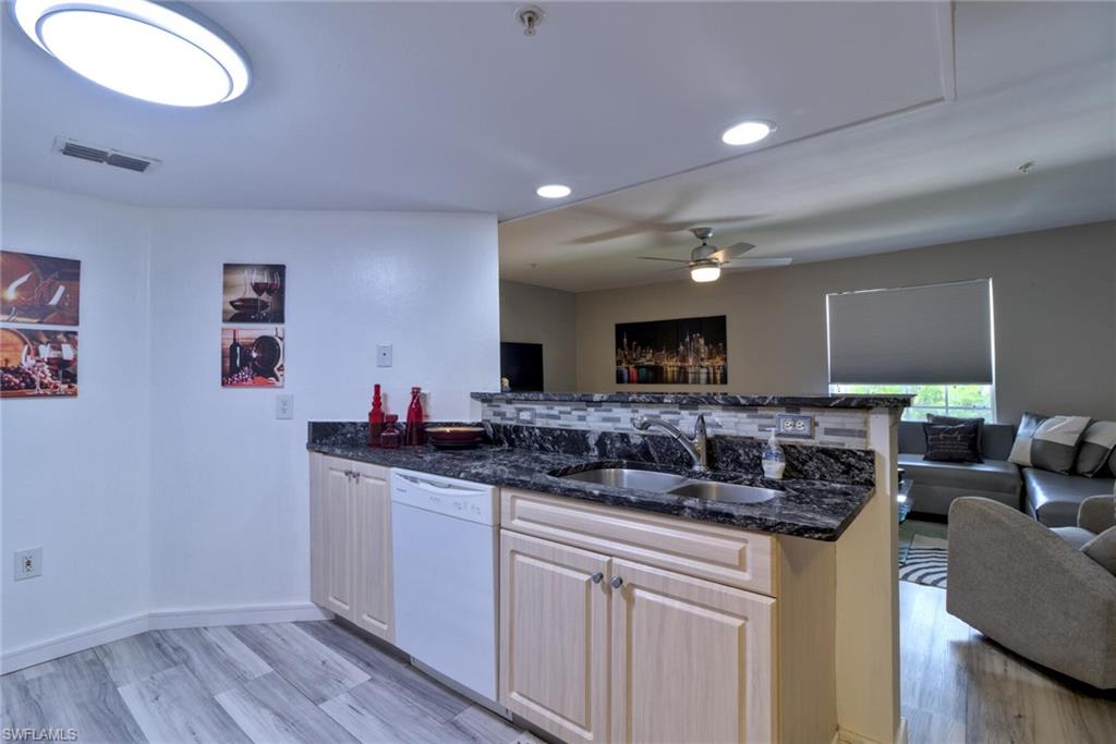 FOUR MILE COVE - Residential Lease