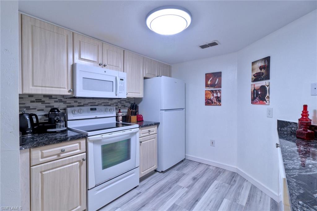 FOUR MILE COVE - Residential Lease