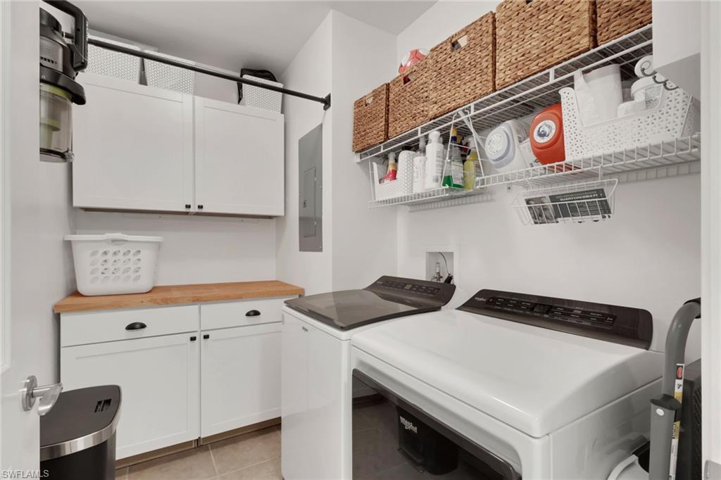 THE RESIDENCES AT COCONUT POINT - Residential Lease