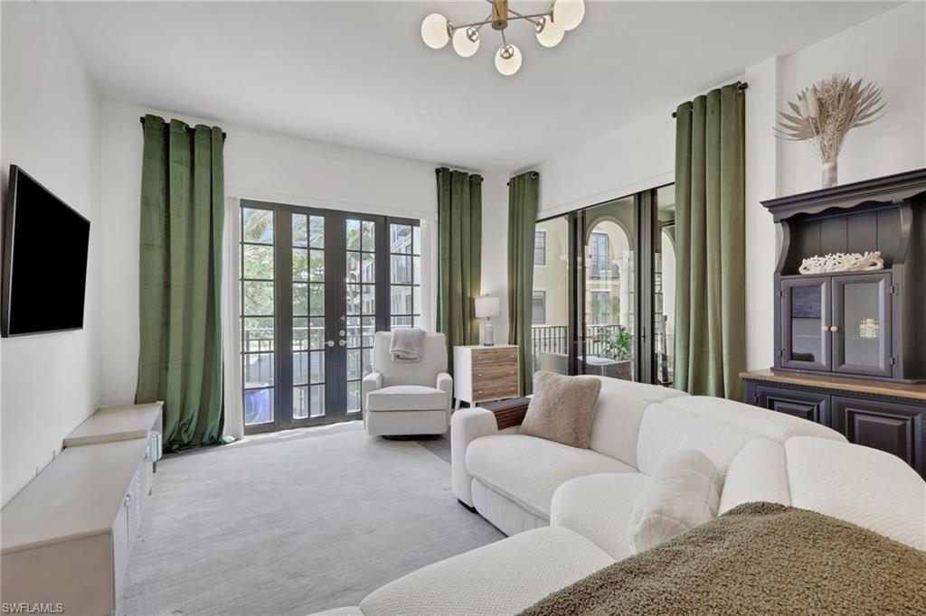 THE RESIDENCES AT COCONUT POINT - Residential Lease