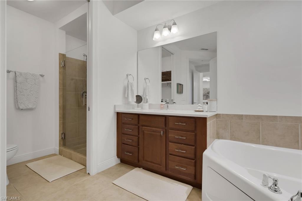 THE RESIDENCES AT COCONUT POINT - Residential Lease