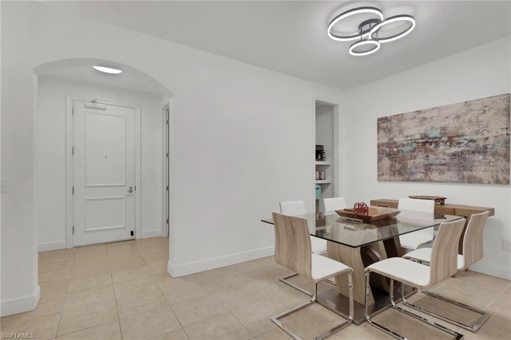 THE RESIDENCES AT COCONUT POINT - Residential Lease