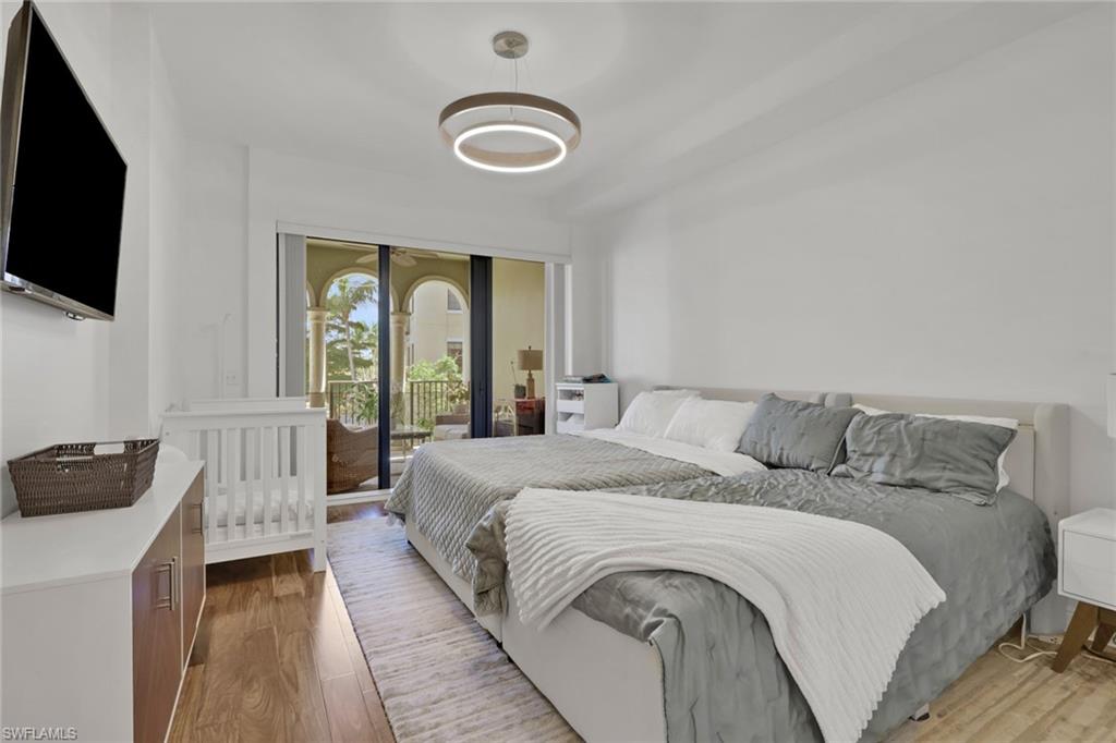 THE RESIDENCES AT COCONUT POINT - Residential Lease