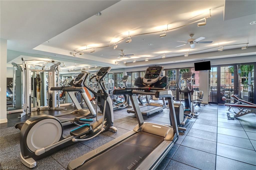 THE RESIDENCES AT COCONUT POINT - Residential Lease