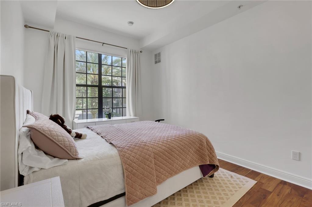 THE RESIDENCES AT COCONUT POINT - Residential Lease