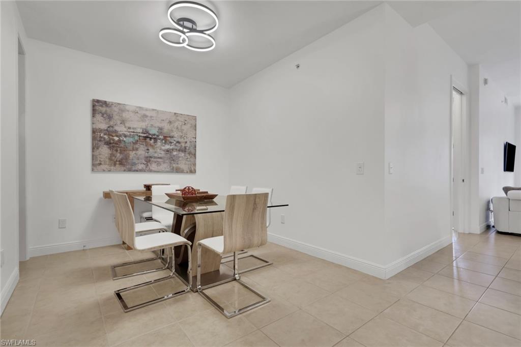THE RESIDENCES AT COCONUT POINT - Residential Lease