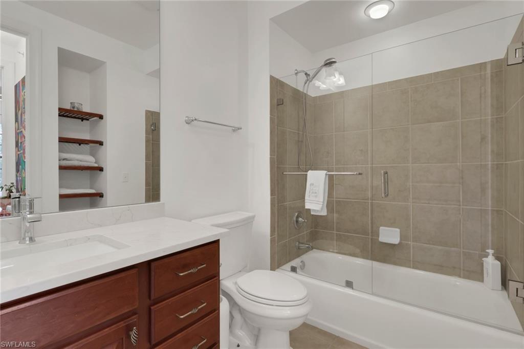 THE RESIDENCES AT COCONUT POINT - Residential Lease