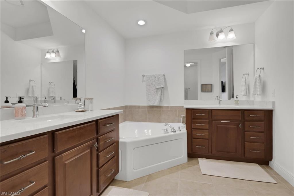 THE RESIDENCES AT COCONUT POINT - Residential Lease