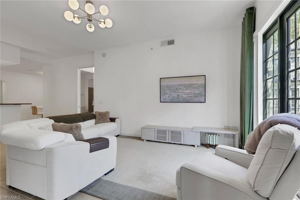 THE RESIDENCES AT COCONUT POINT - Residential Lease