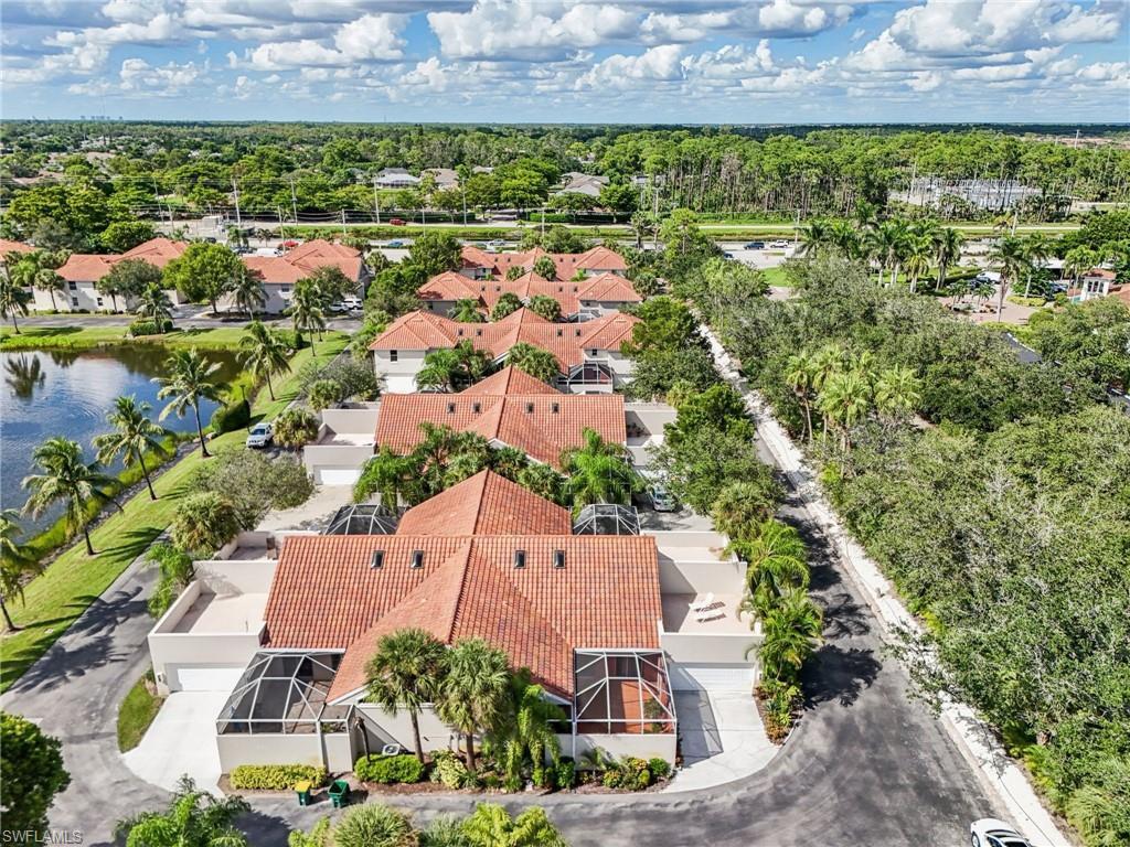 QUAIL WOODS COURTYARDS - Residential