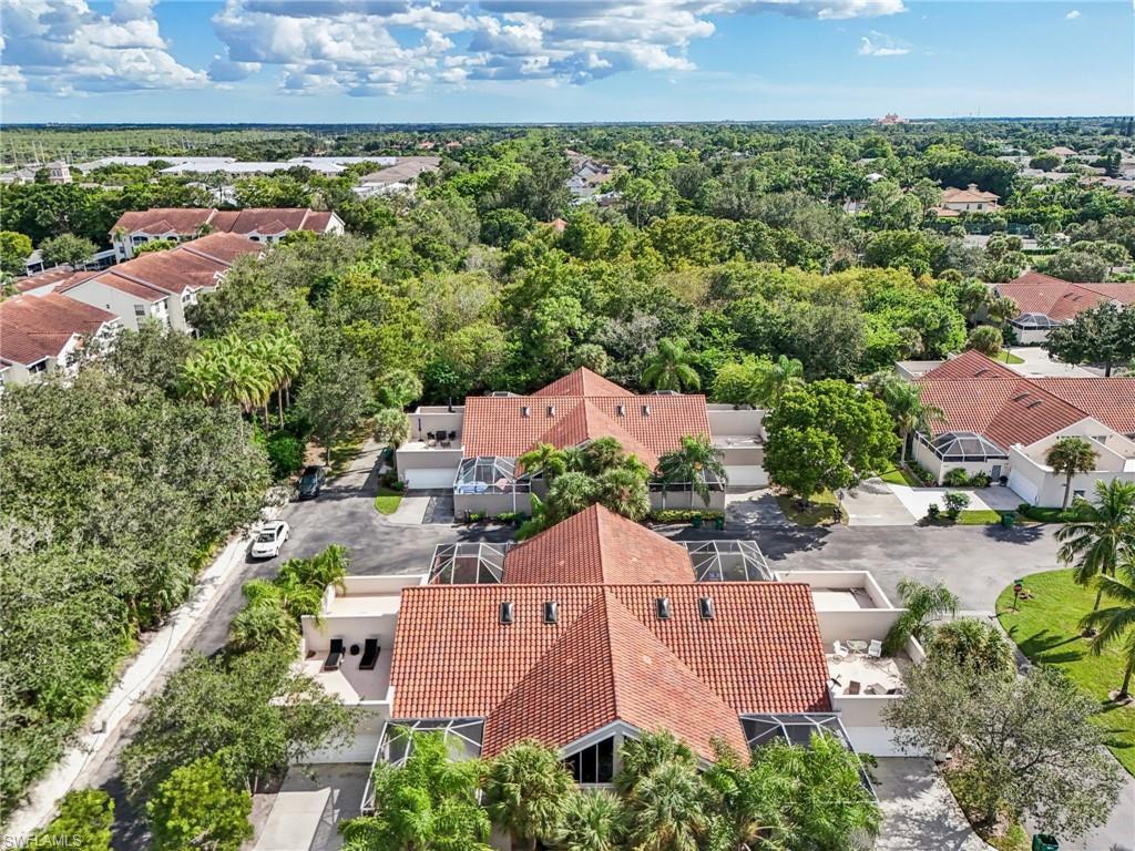 QUAIL WOODS COURTYARDS - Residential