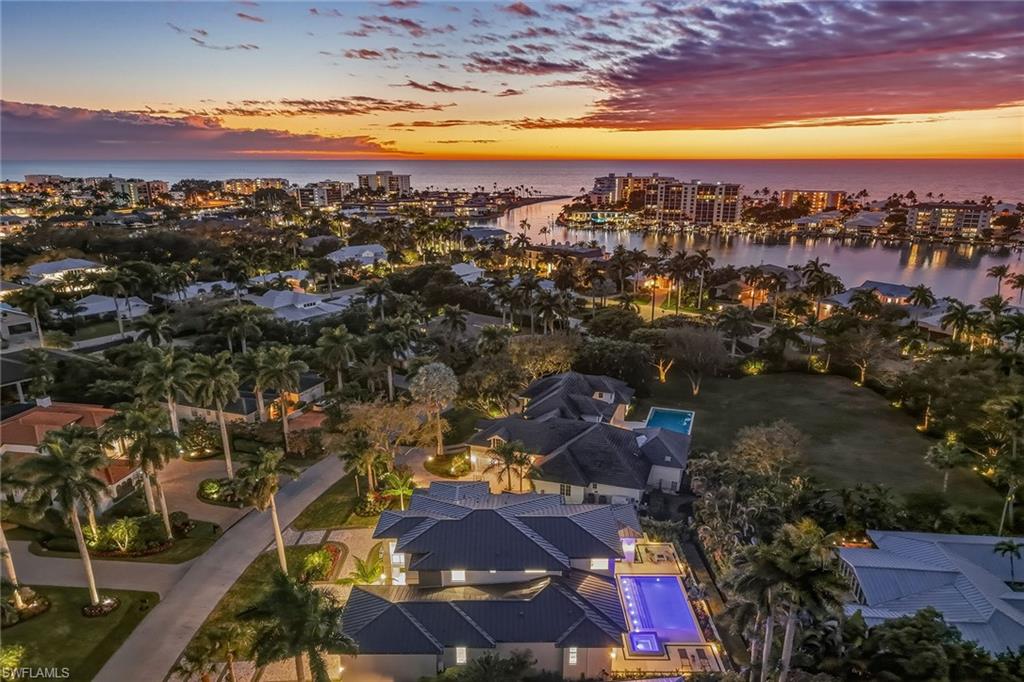 MOORINGS - Residential