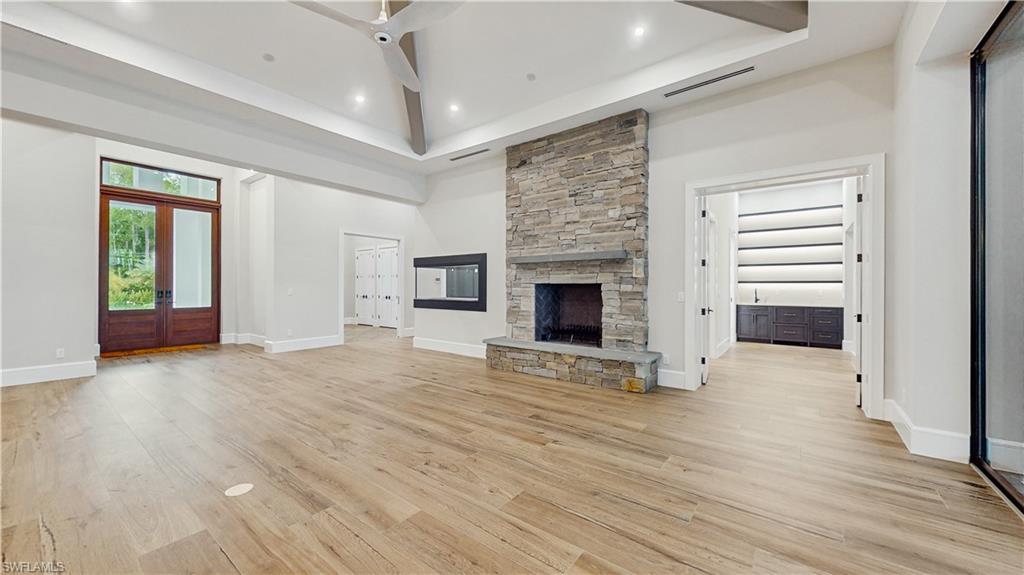 OAKES ESTATES - Residential