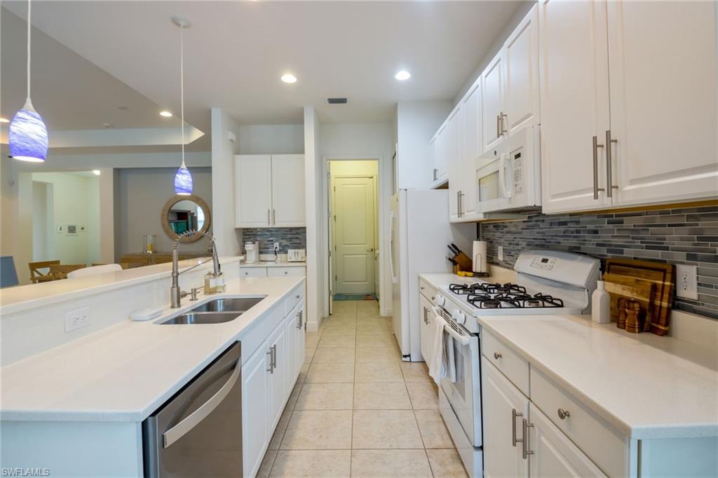 ESTERO PLACE - Residential