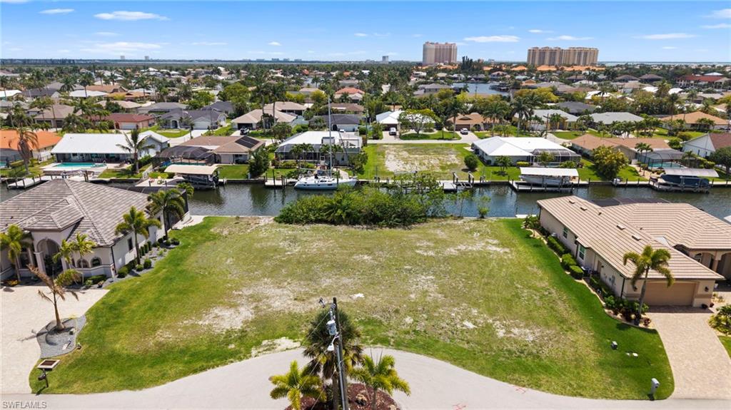 CAPE CORAL - Land