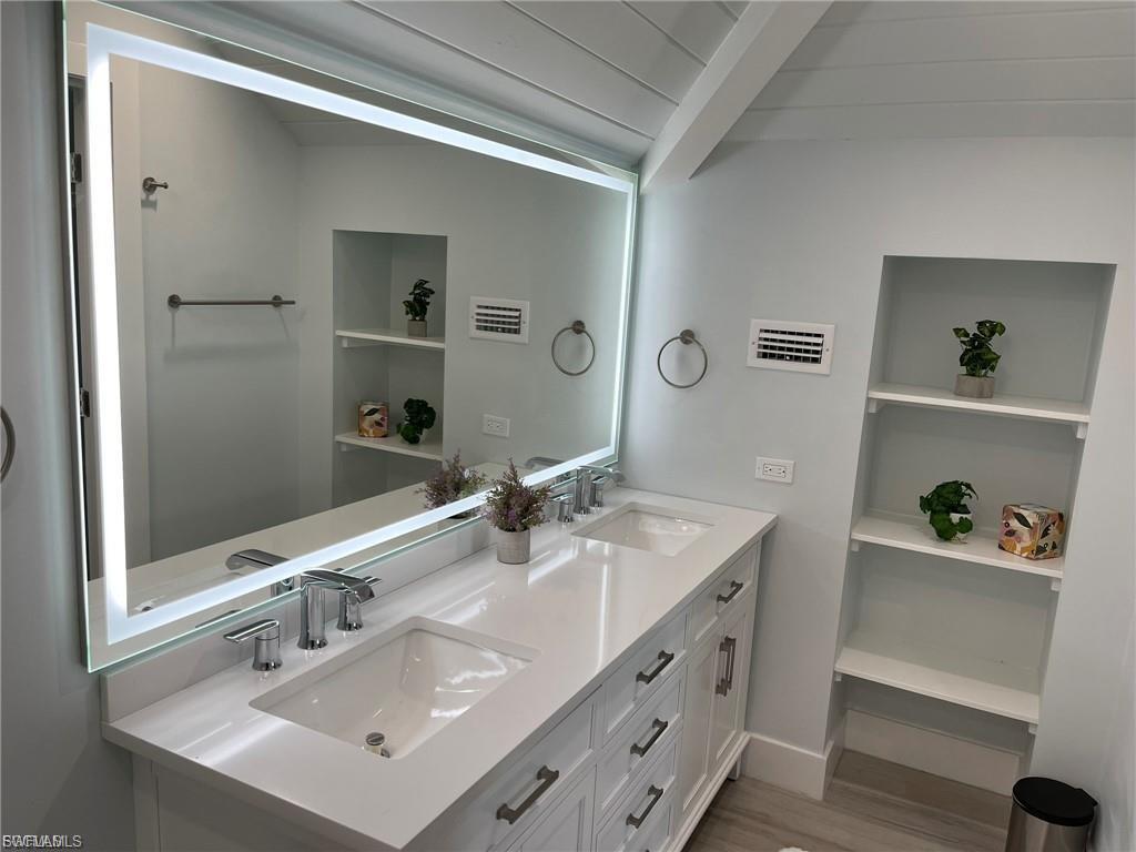 BEACH VILLAS OF UPPER CAPTIVA CONDOMINIUM - Residential