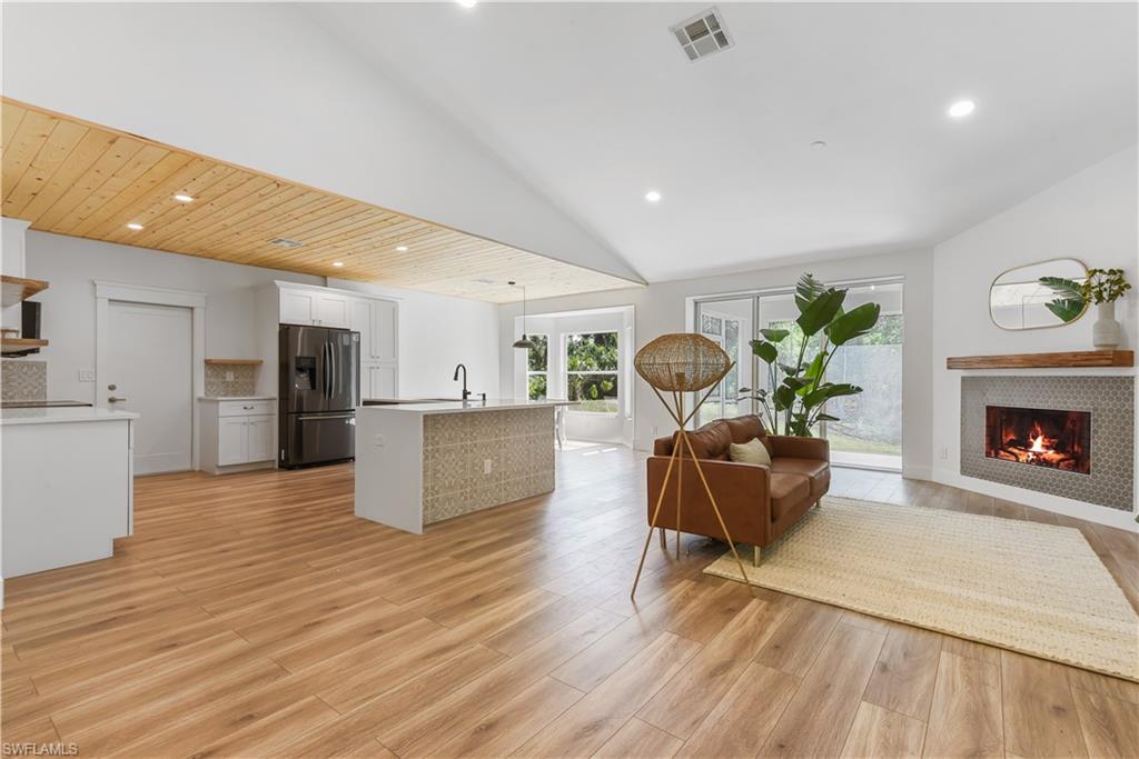 GOLDEN GATE ESTATES - Residential