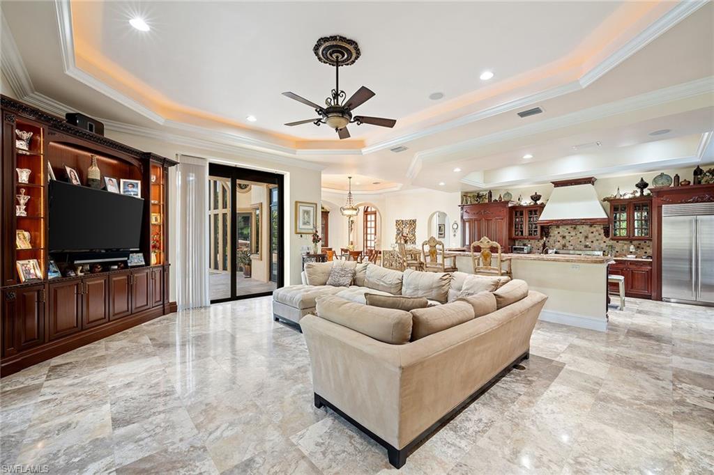 ESCADA AT TIBURON - Residential
