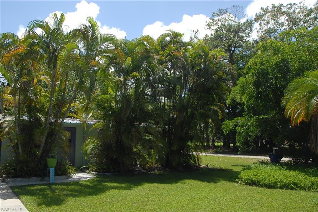 IMPERIAL SHORES - Residential