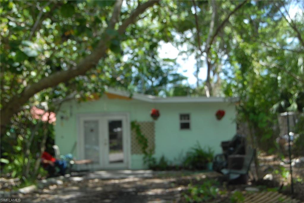 IMPERIAL SHORES - Residential