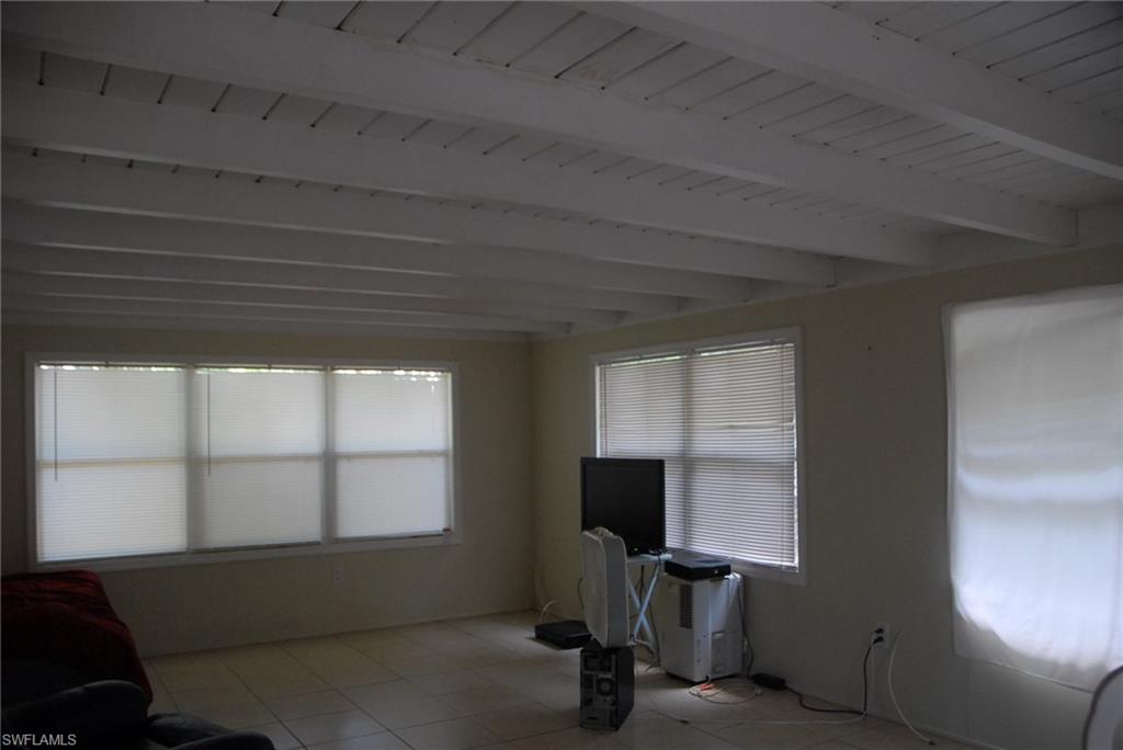 2  HOMES  INVESTORS, GREAT OPPORTUNITY, LARGE CORNER LOT WITH 2 HOMES FOR THE PRICE OF ONE. MAIN HOUSE HAS 3 BEDROOM AND 1 BATH. SECOND HOUSE IS FULL EFFICIENCY, YOU CAN RENT ONE OR BOTH HOUSES OR USE ONE HOME FOR FAMILY OR GUESTS. JUST OVER 1 MILE TO BEACH RESTAURANTS AND SHOPPING.