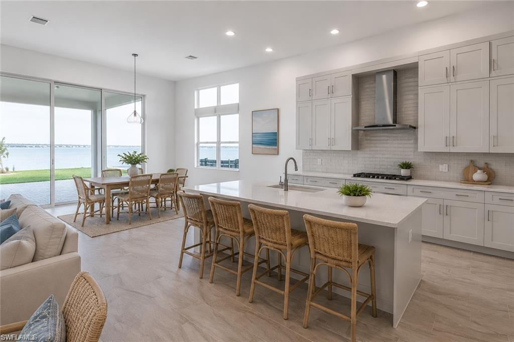 SEVEN SHORES - Residential