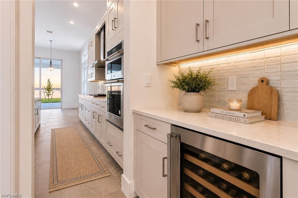 SEVEN SHORES - Residential