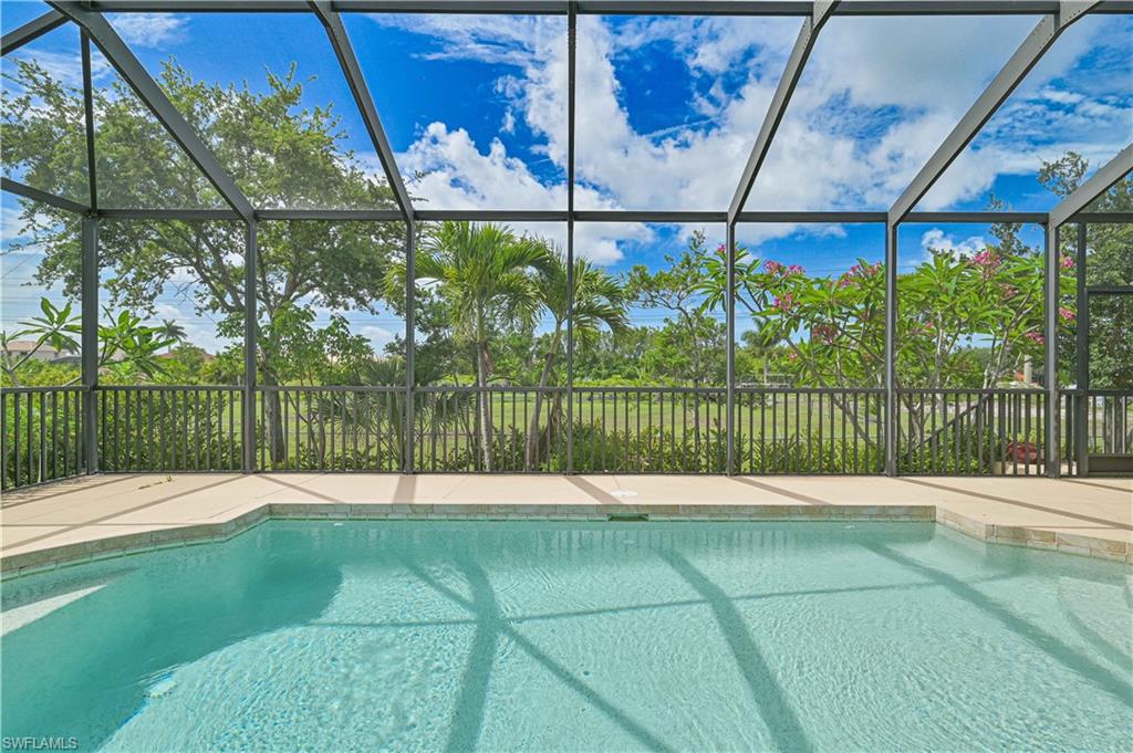 BANYAN BAY - Residential