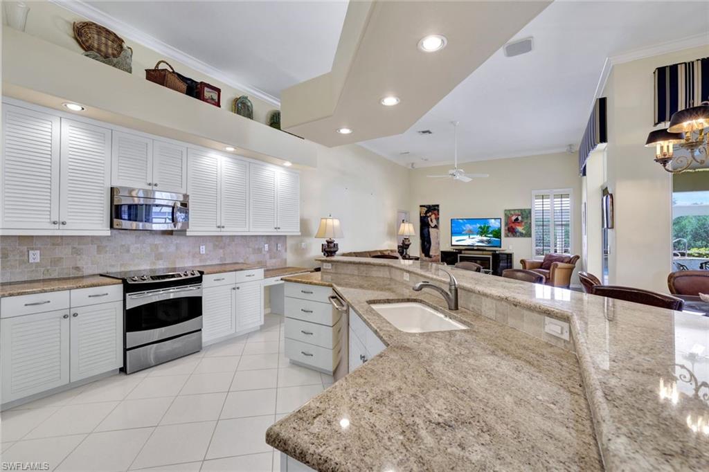 SOUTHPOINTE YACHT CLUB - Residential