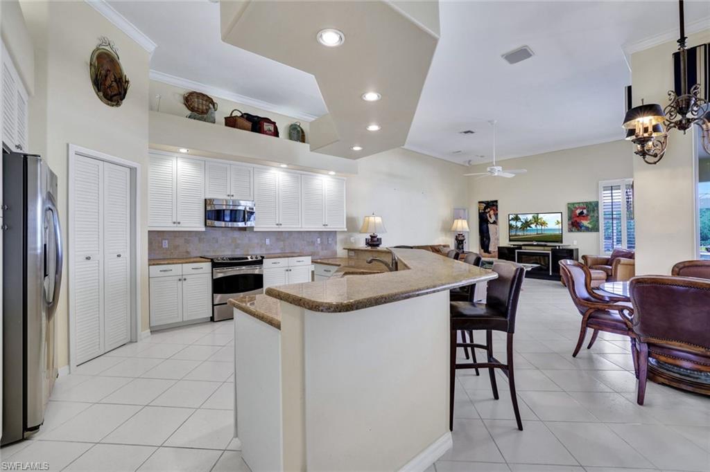 SOUTHPOINTE YACHT CLUB - Residential