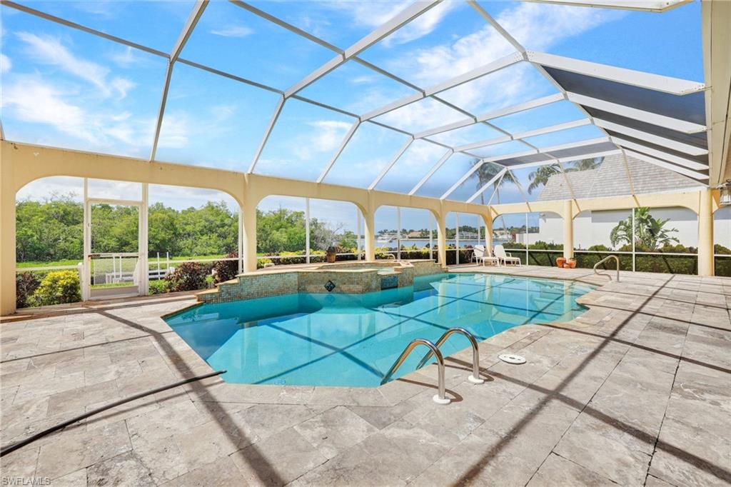 SOUTHPOINTE YACHT CLUB - Residential