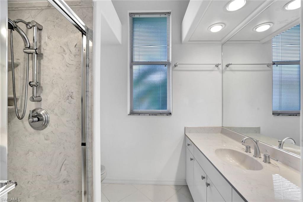 SOUTHPOINTE YACHT CLUB - Residential