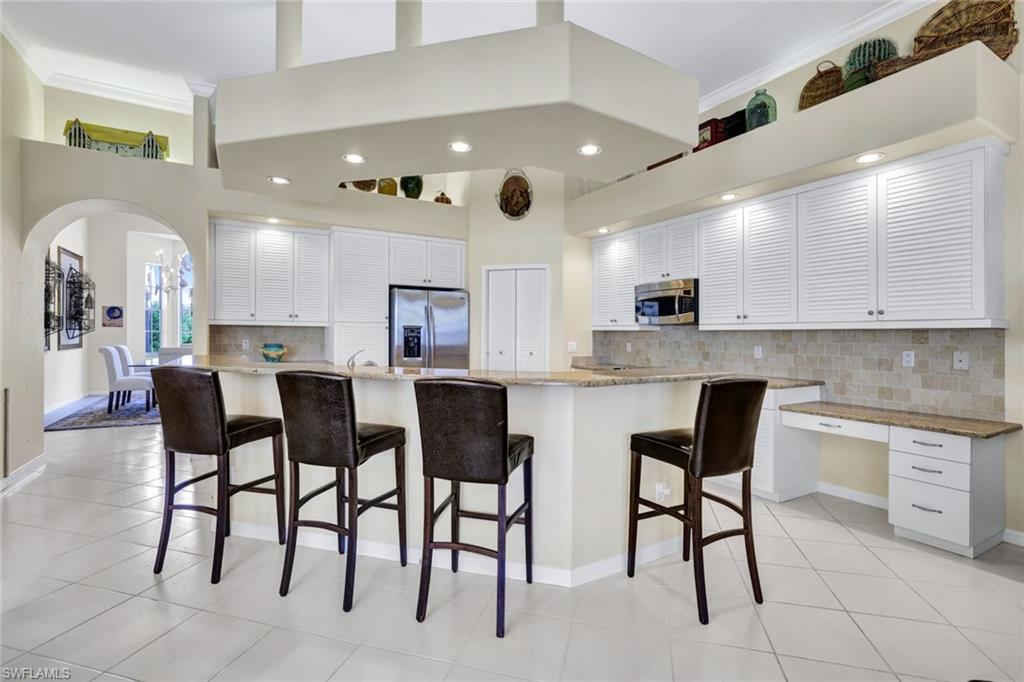 SOUTHPOINTE YACHT CLUB - Residential