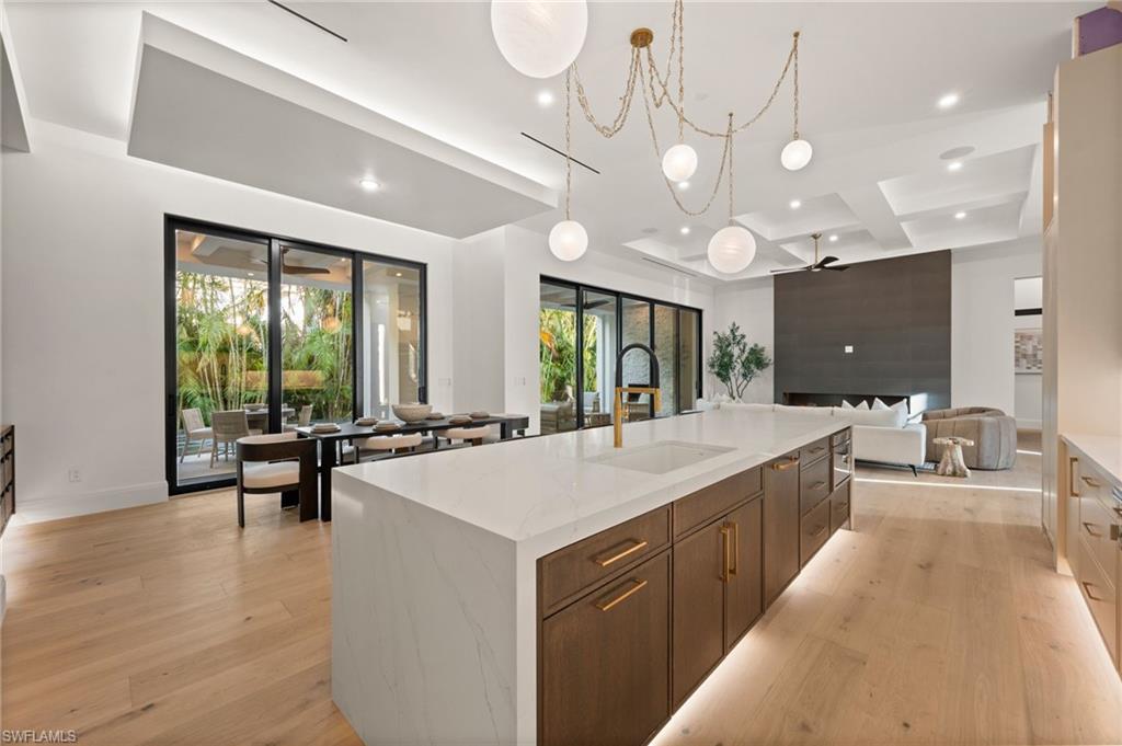 PARK SHORE - Residential