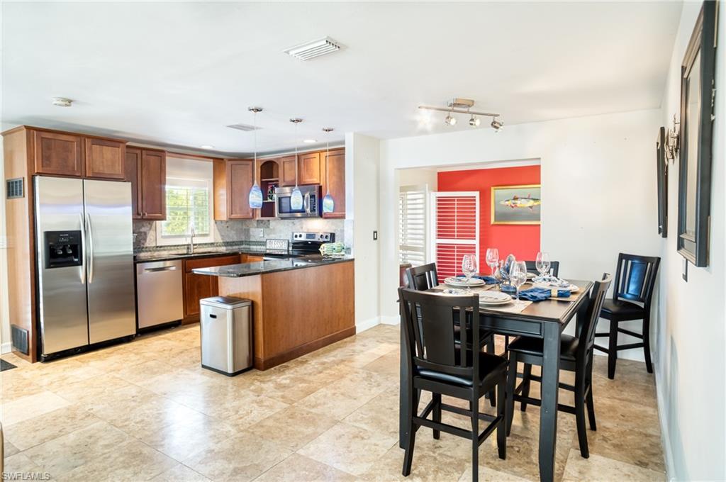 SANIBEL LAKE ESTATES - Residential