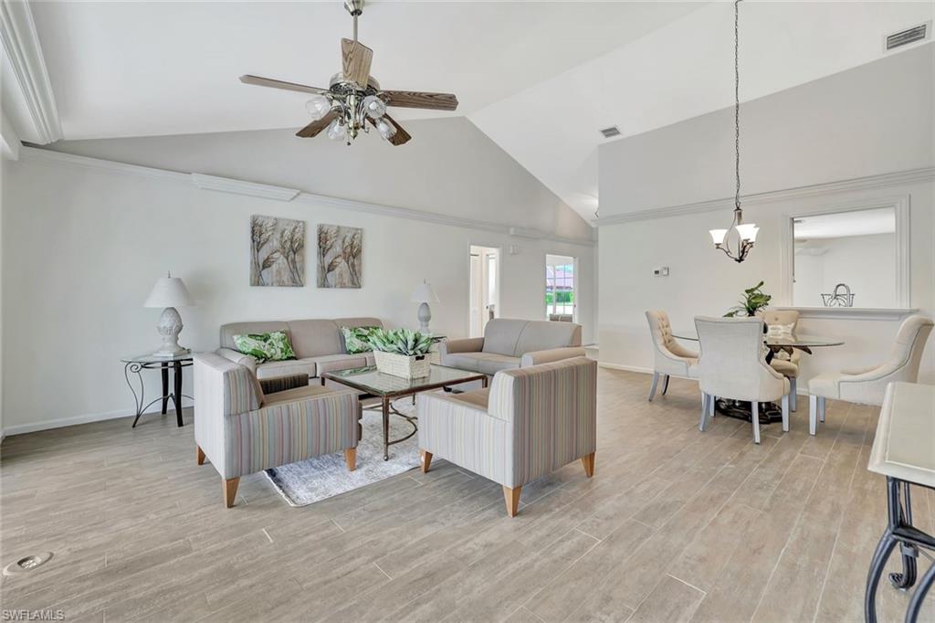 ROYAL WOOD - Residential Lease