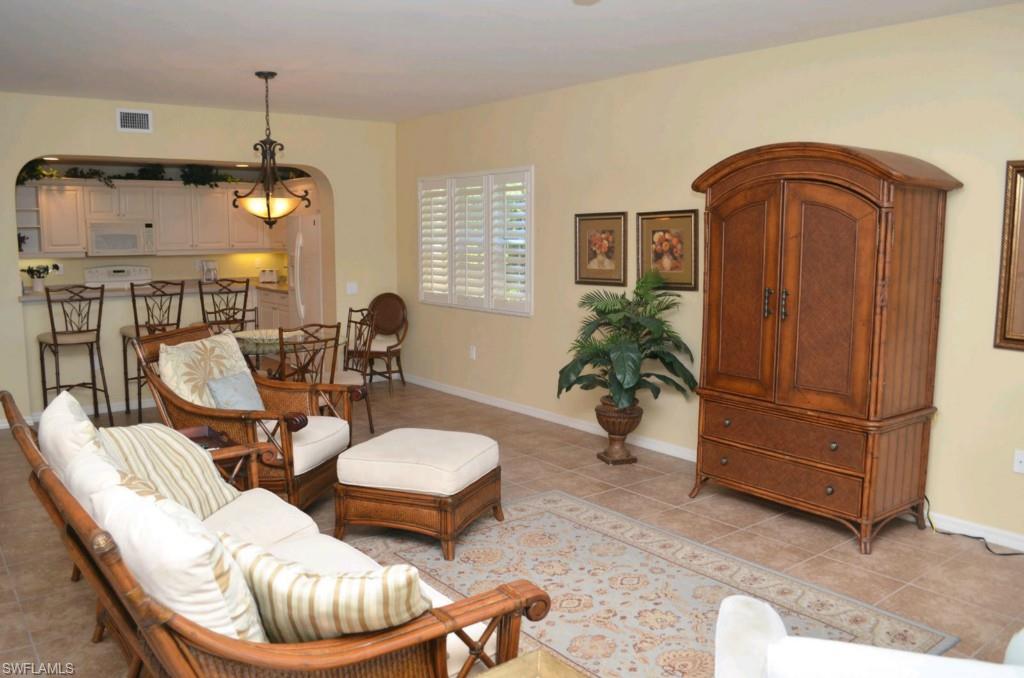BELLA LAGO - Residential