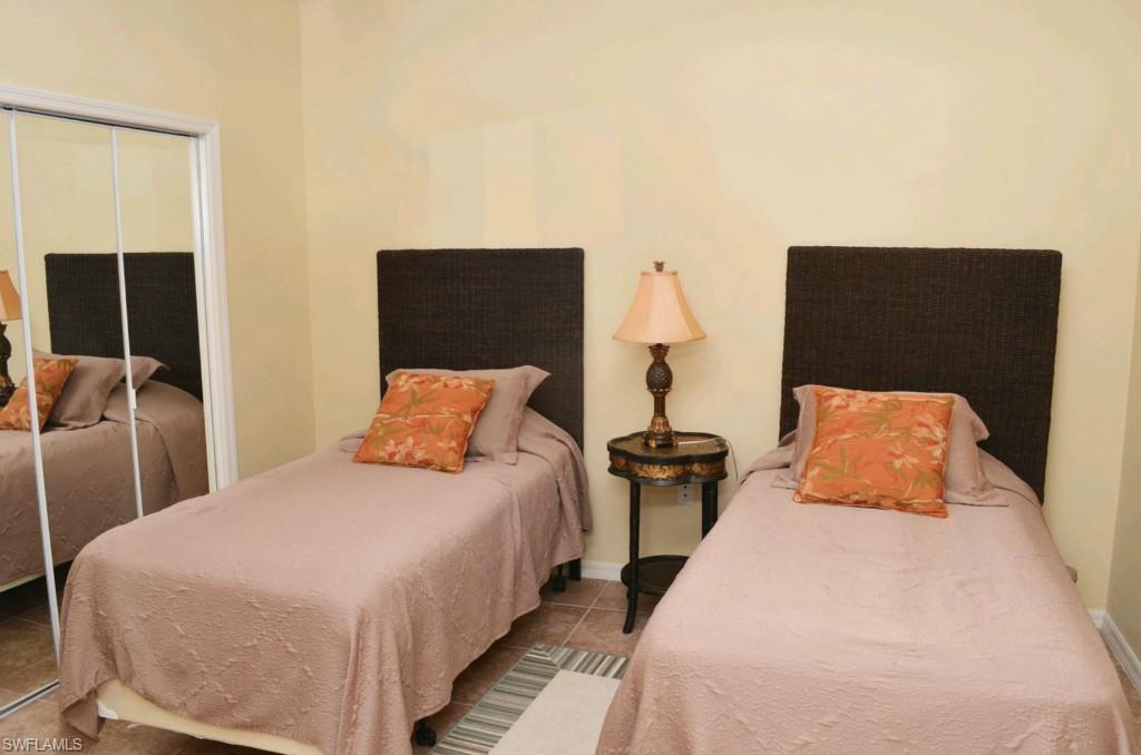 BELLA LAGO - Residential