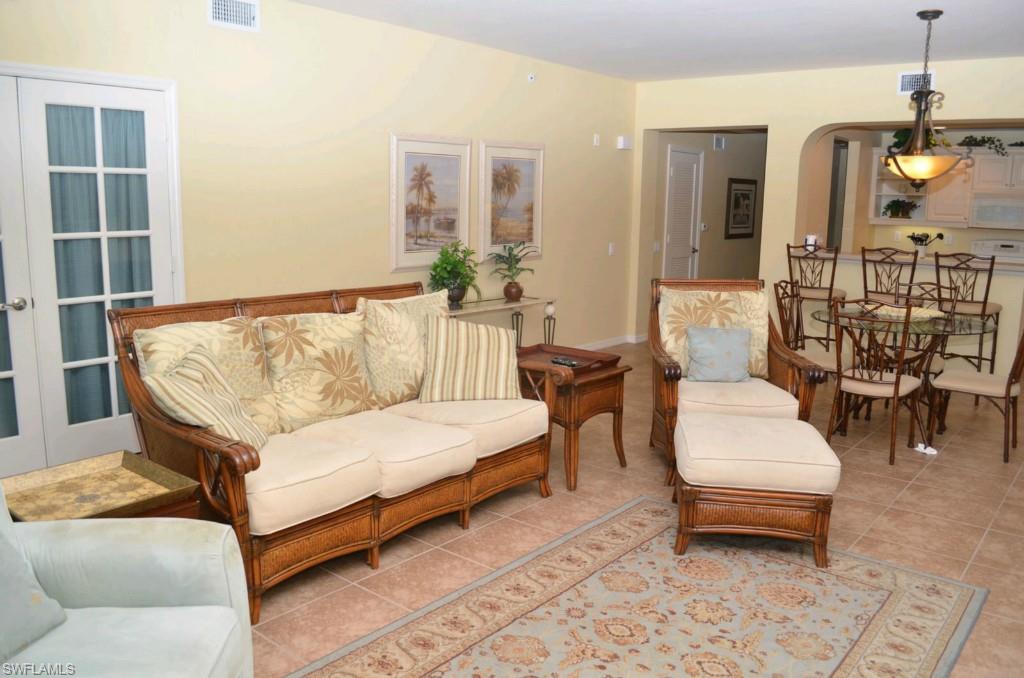 BELLA LAGO - Residential