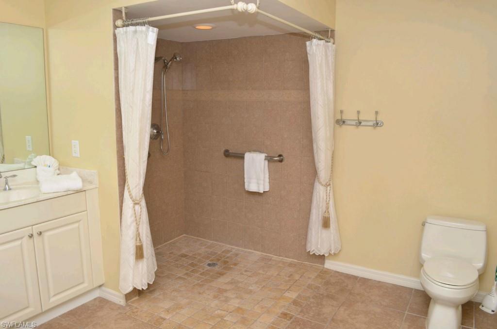 BELLA LAGO - Residential